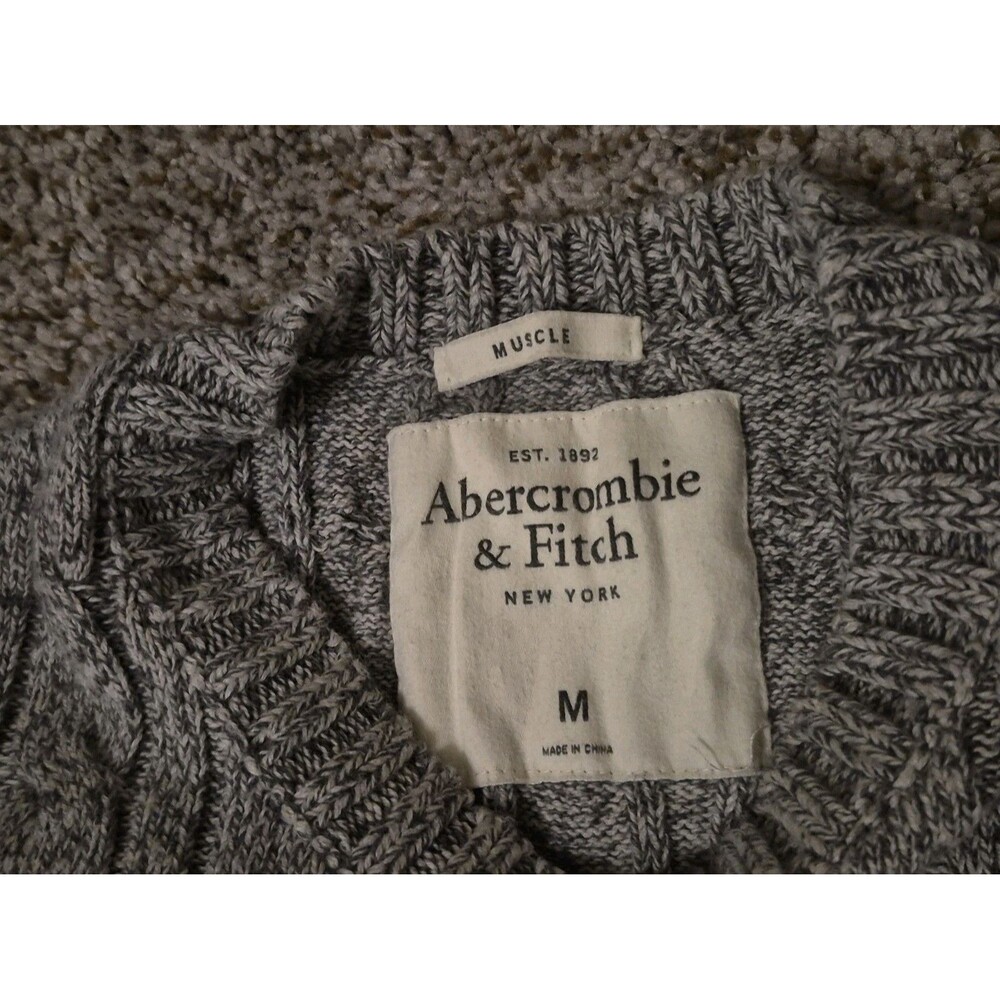 Abercrombie Fitch Women’s Y2K Chunky Knit Muscle Sweater Sz M Gray Logo - Picture 3 of 8